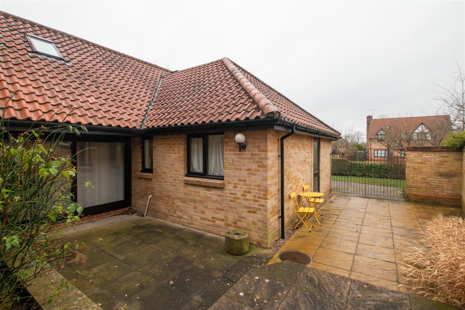 1 bed property in Redland Drive, Milton Keynes